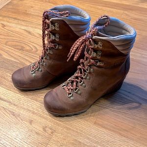 Sorel wedge boots